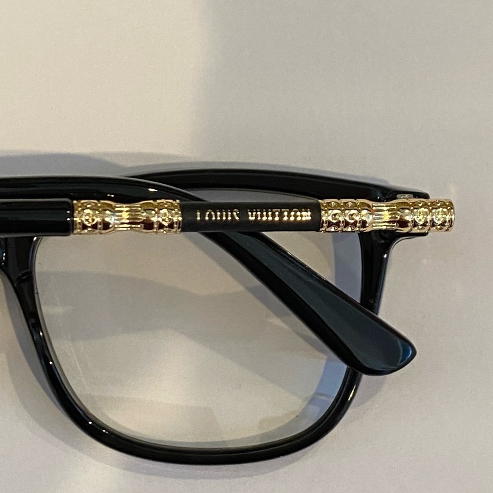 2184 49mm Black Eyeglass Frame with the Eyeglass Pouch. - Picture 6 of 7